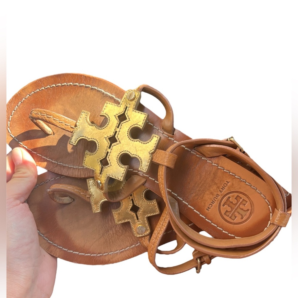 Tory Burch
Leather T-Strap Sandals
Women's Size: 6.5